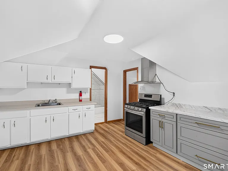 69 Johnson St #3 — Photo 12