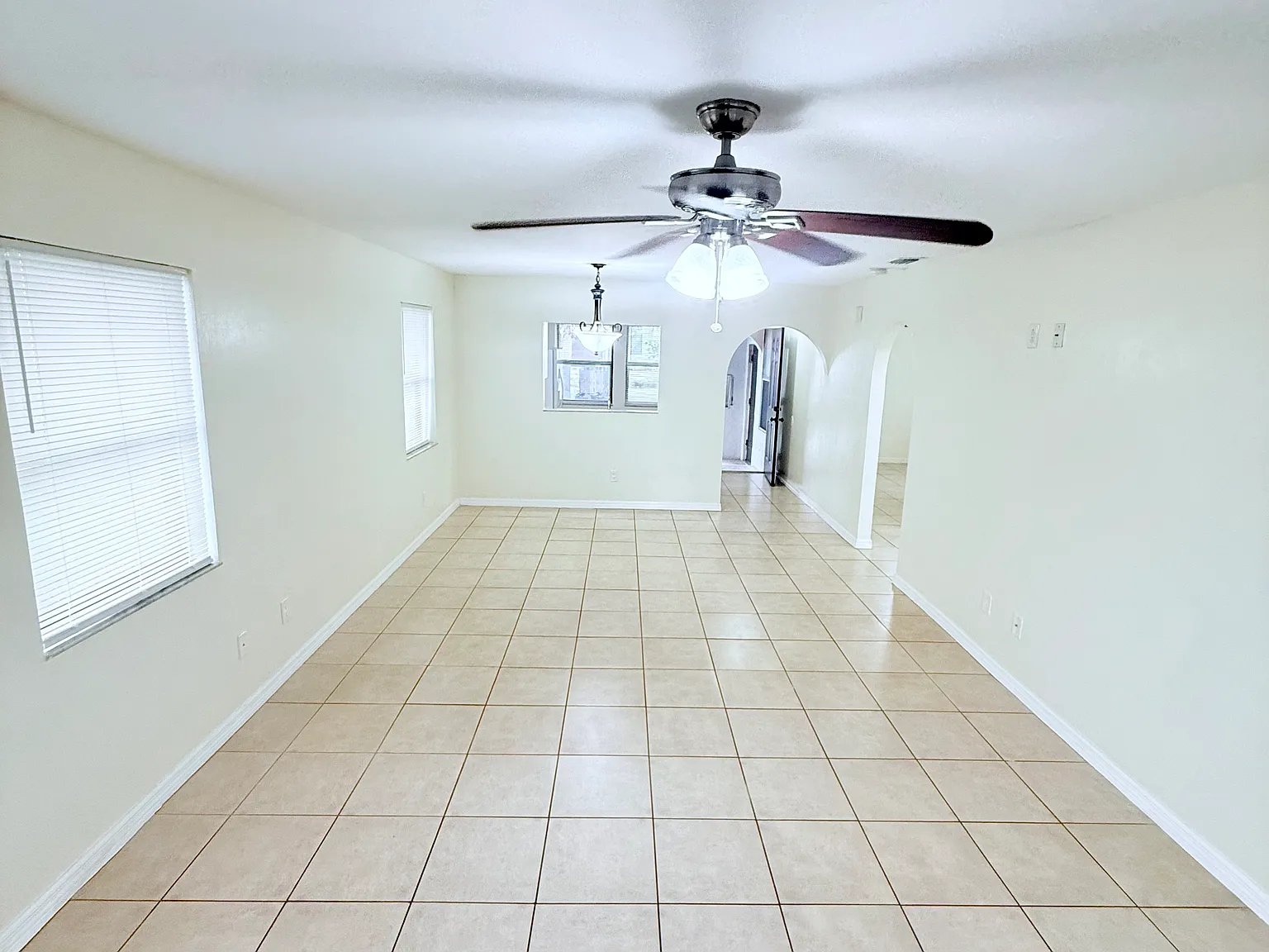 2 bed, 1010 sqft, $1,400 — Photo 4