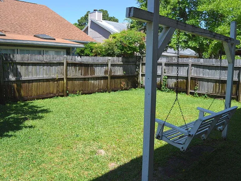 380 Canterbury Cir NW — Photo 11