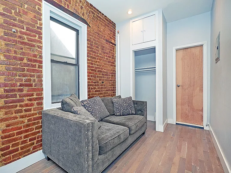 503 W 47th St #5F — Photo 5