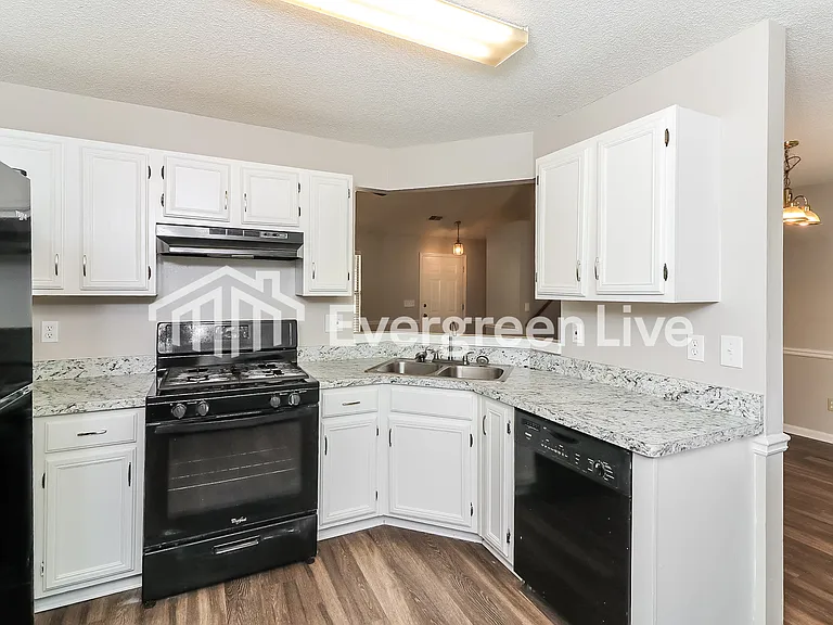 3002 Garland Dr SW — Photo 7