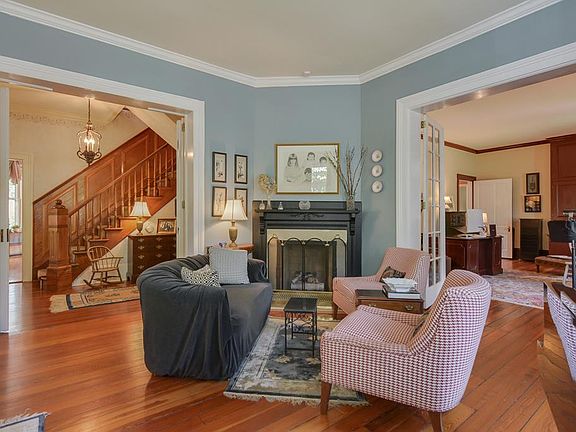 4th image of 525 Barnwell Ave NW