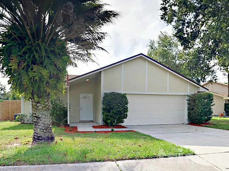 1239 La Mesa Ave — Photo 2