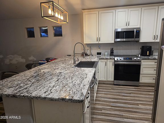 2nd image of 1848 S VALLEY Drive