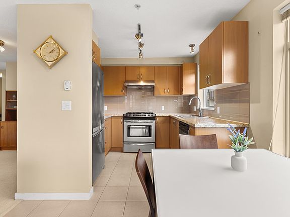 4th image of 9288 Odlin Rd #310