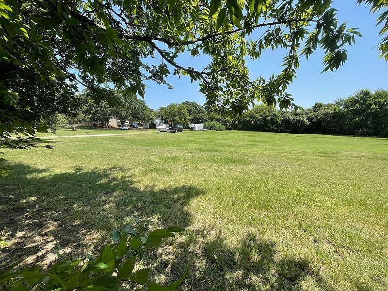 1st image of 832 Green Valley Cir W