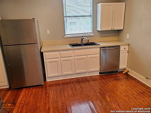 4th image of 4818 Alma Dr