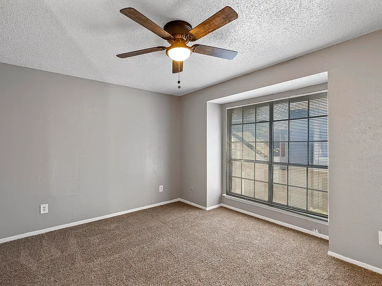 Flats at Brentwood — Photo 12