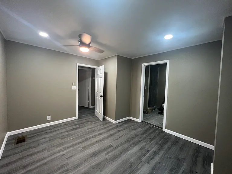 1231 S 76th East Ave — Photo 12
