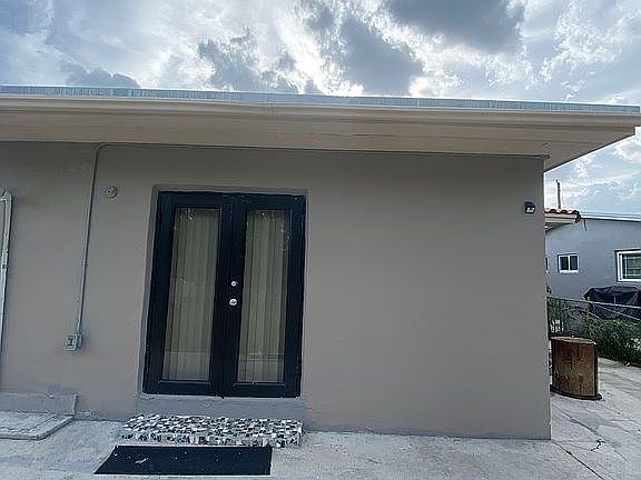 3rd image of 7433 S Waterway Dr