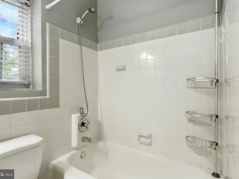 1006 Valley Dr — Photo 15