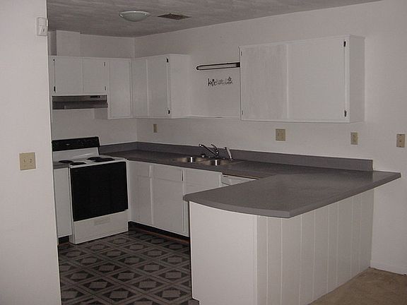 5th image of 1010 Wickford Ct