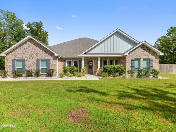 8700 Park Ridge Ct, Biloxi, MS 39532