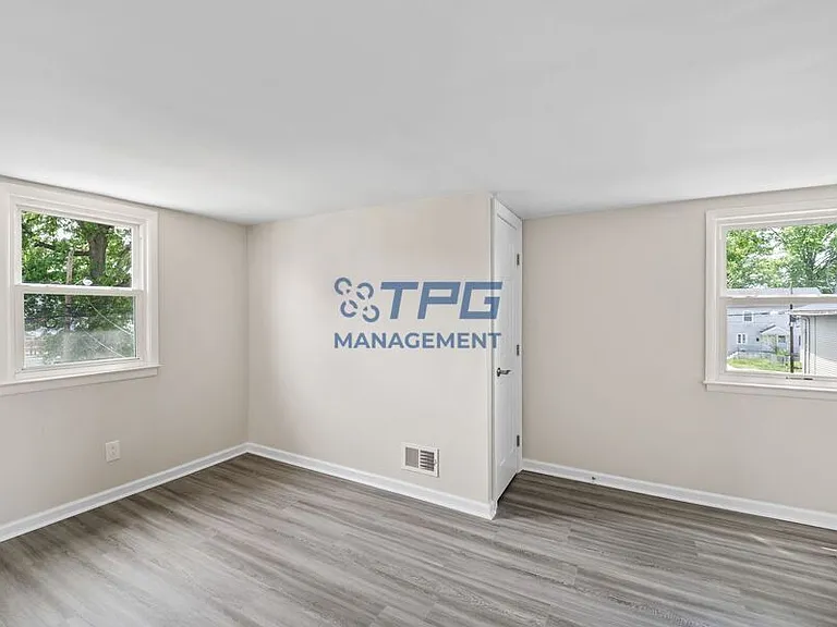 813 Union St — Photo 10