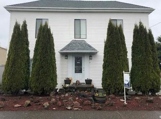 219 SE Sheridan Rd, Sheridan, OR 97378