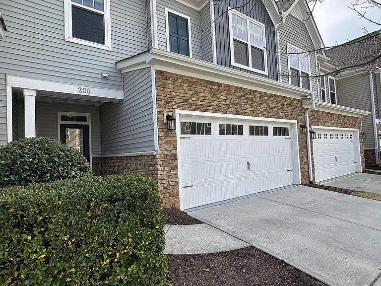 208 Wildfell Trl — Photo 3