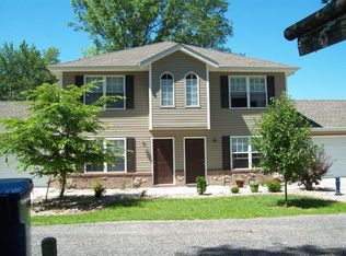 108 Riggs Ln #B, Saint Jacob, IL 62281