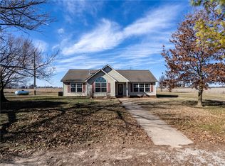 2425 NW Digby Dr, Gentry, AR 72734