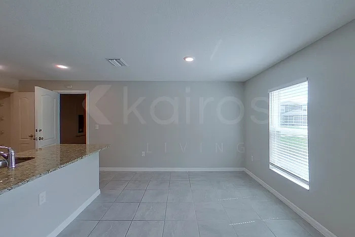 5 bed, 3.5 bath, 2243 sqft, $2,425 — Photo 4