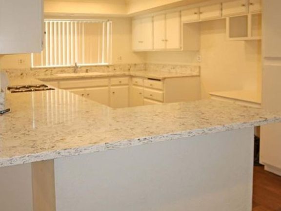 2nd image of 920 S Park Cir APT 1
