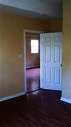 5th image of 15200 Marshfield Ave