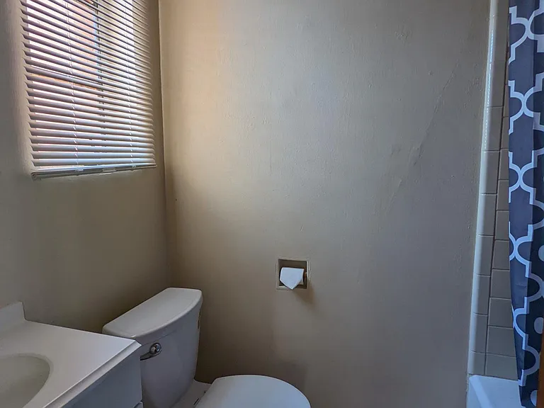 1040 N Campbell Ave — Photo 10