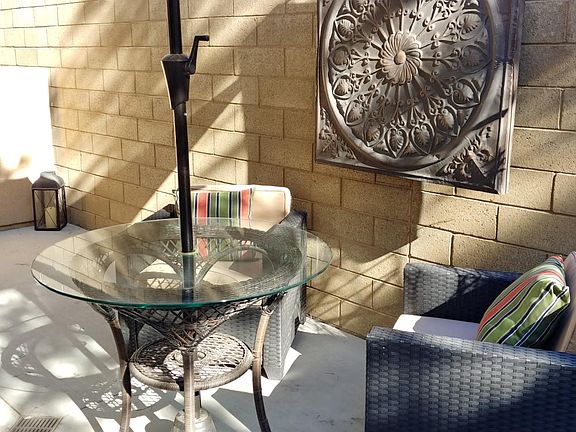 Oversized Outdoor Living Space!