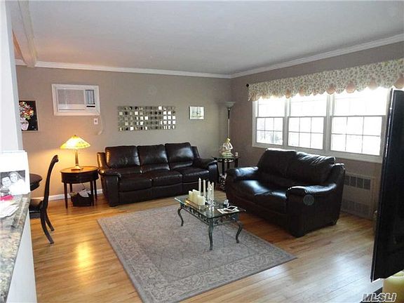3rd image of 18 Sandalwood Ave