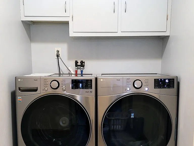 New Heavy Duty LG ThinQ Washer / Dryer