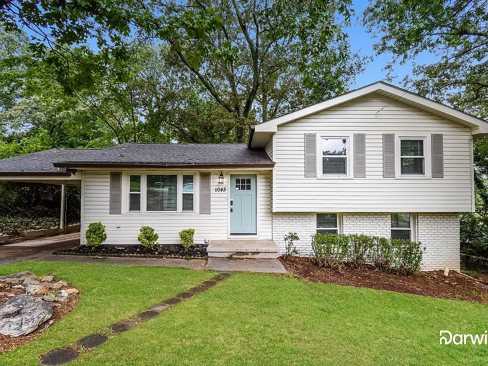 1043 Dogwood Pl