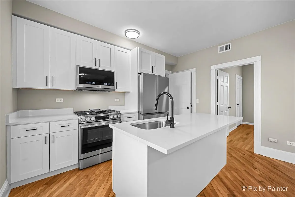 3 bed, $2,350 — Photo 2