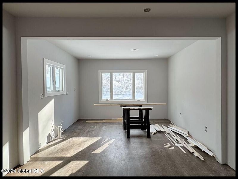 3rd image of 28 Marion Avenue