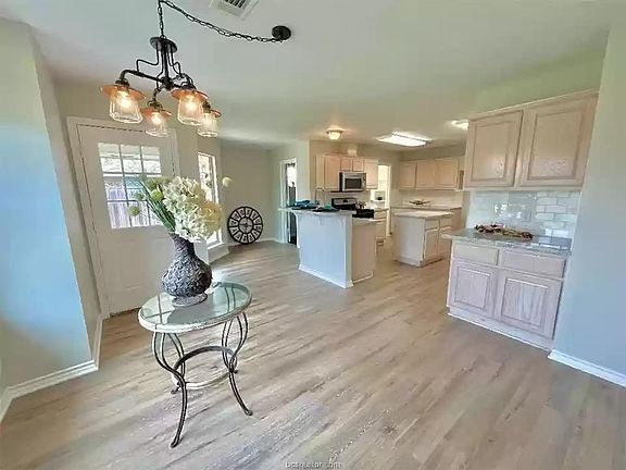 4th image of 1317 Portsmouth Ct