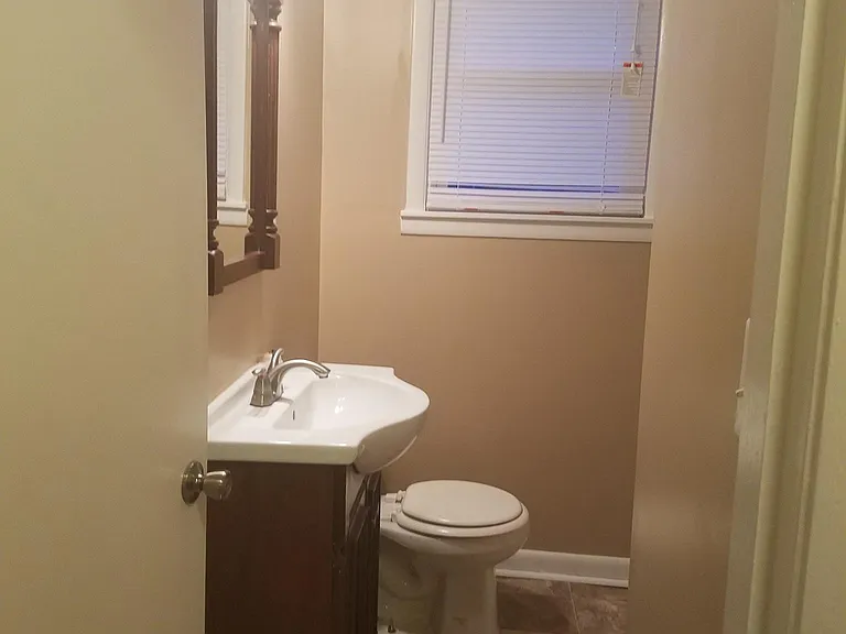 402 South Ct — Photo 10