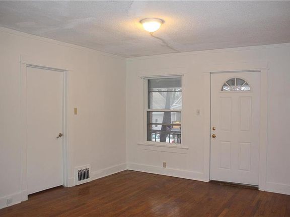 4th image of 4401 Cambridge St