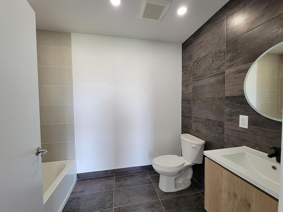 2nd image of 556 Market St #5L