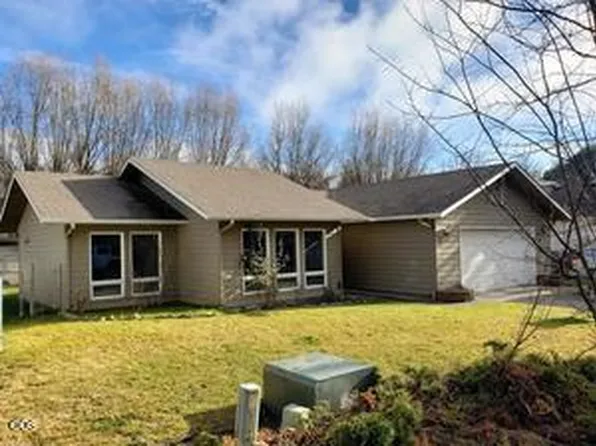 128 Fawn Cir, Shady Cove, OR 97539