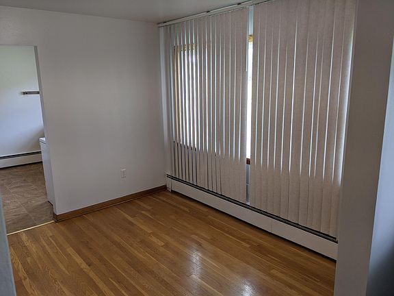 3rd image of 103 Lakeview Dr