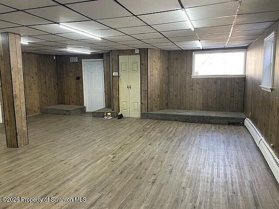 4th image of 906 Capouse Ave