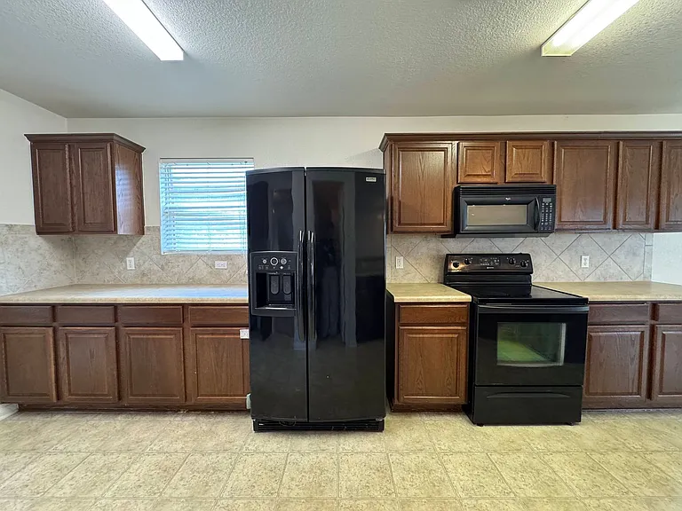 2209 Riley Dr — Photo 8