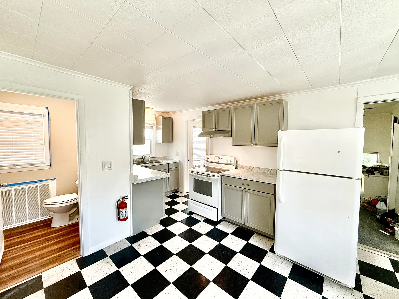 3 bed, 1164 sqft, $2,300 — Photo 1