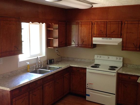 5th image of 197 E Adams St