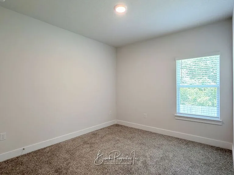 6052 Rutherford Loop — Photo 27
