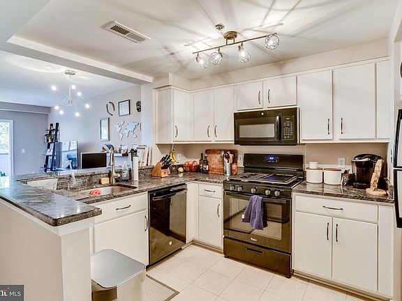 4th image of 1045 N Utah St APT 306