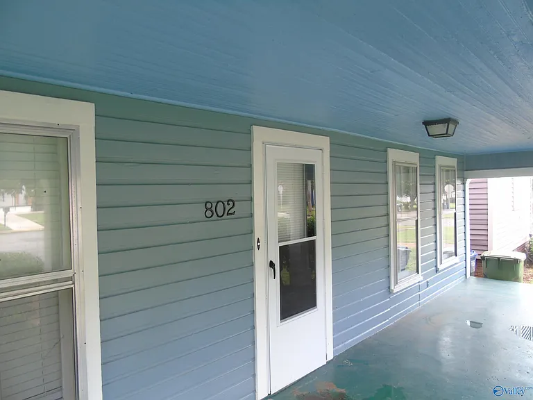 802 Beirne Ave NE — Photo 2