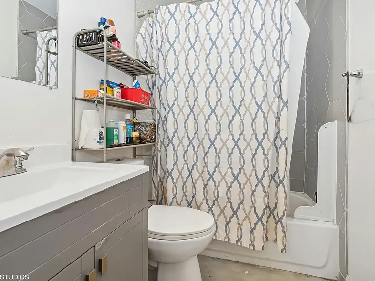 2337 S Sacramento Ave #2 — Photo 3