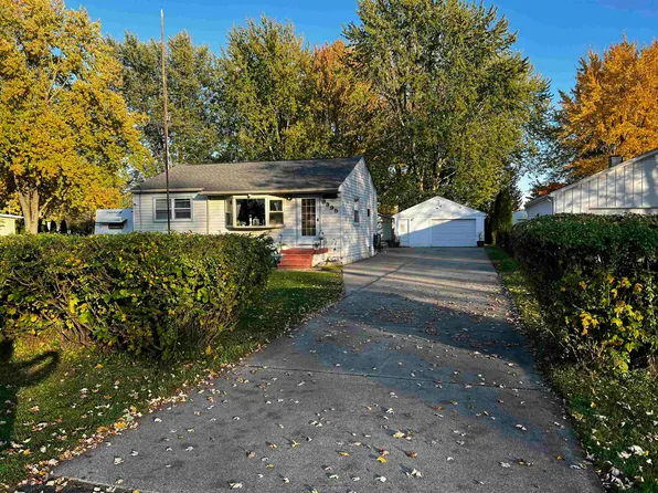 9395 Pearl Beach Blvd, Pearl Beach, MI 48001