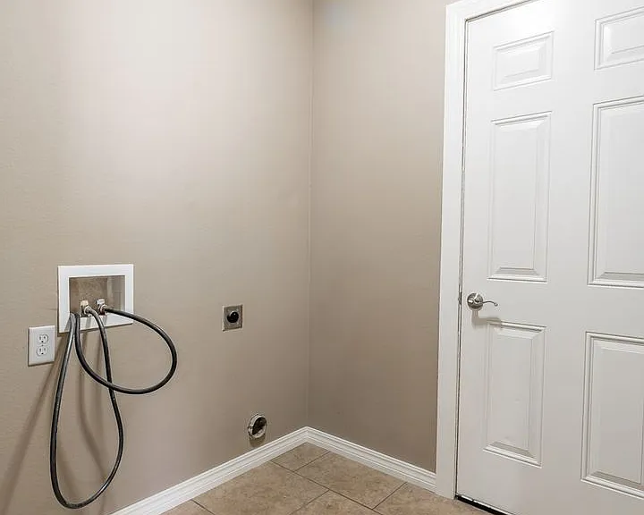 3064 Raven Ln — Photo 16
