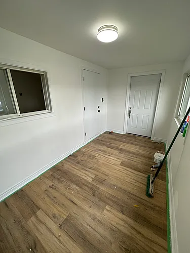 301 John St #1 Photo 1
