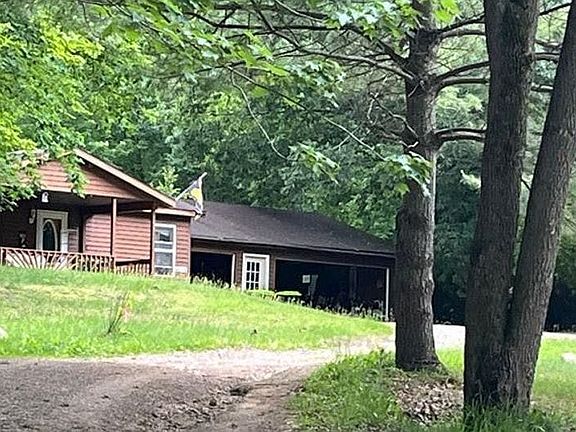 2nd image of 942 Clare Ave